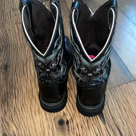 Justin Boots size 6 B worn a couple times then foot grew. :) - Picture 3 of 6
